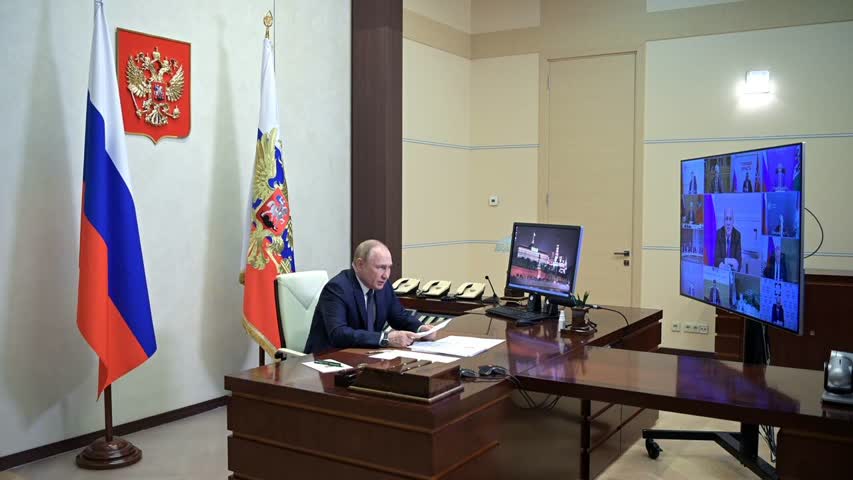 Фото - Путин попросил разобраться с компенсацией денег за отмененные туры