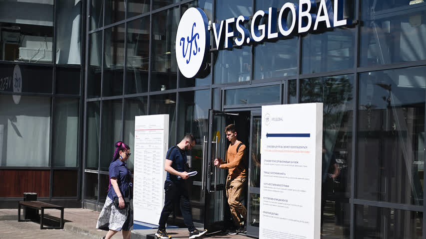 Фото - В визовых центрах России закончились места на подачу документов на шенген
